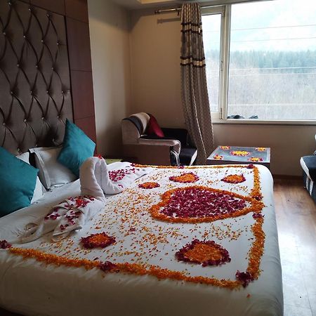 Hotel Neelam Manali Near Volvo Bus Stand Manali Dış mekan fotoğraf