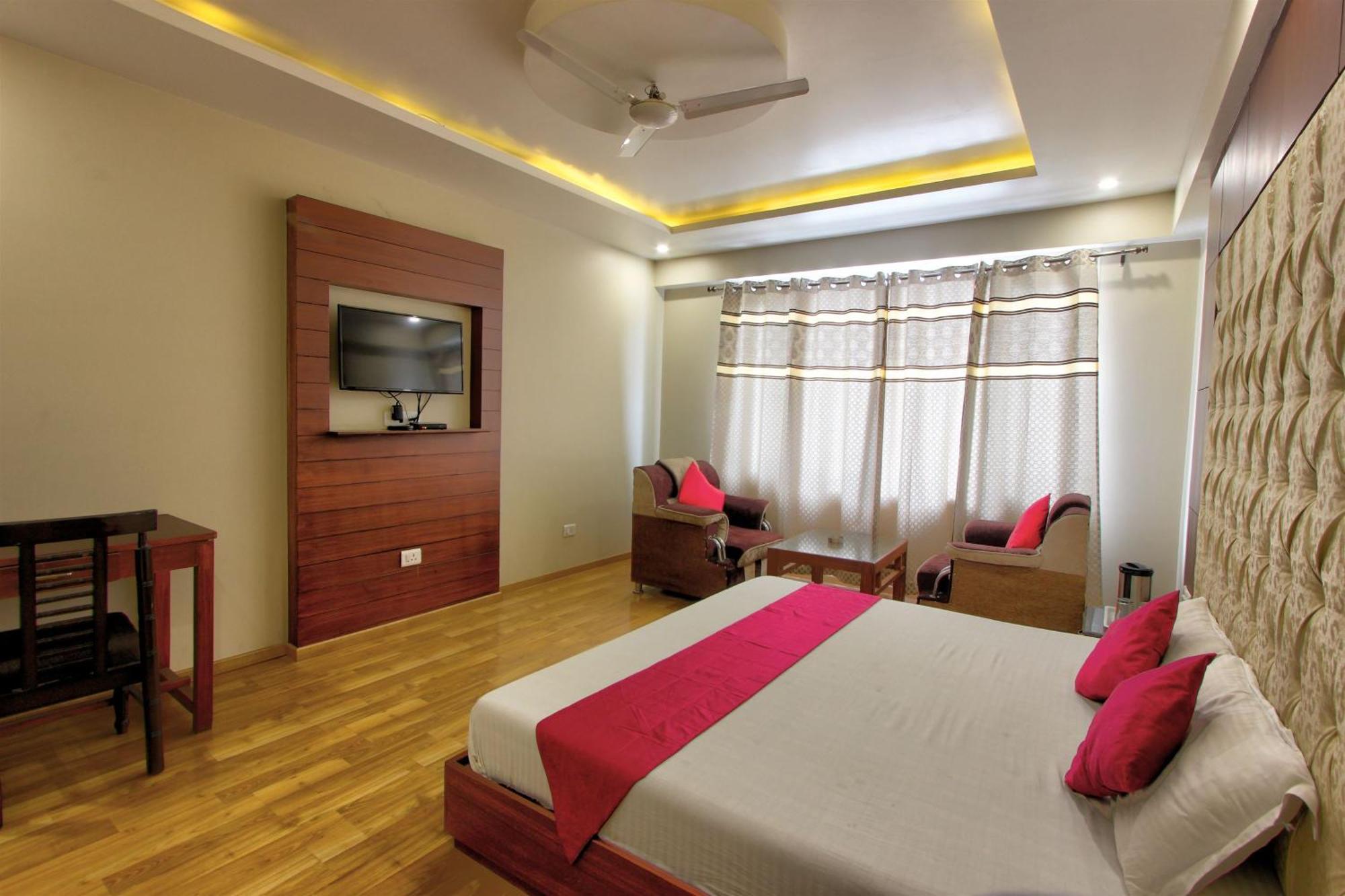 Hotel Neelam Manali Near Volvo Bus Stand Manali Dış mekan fotoğraf